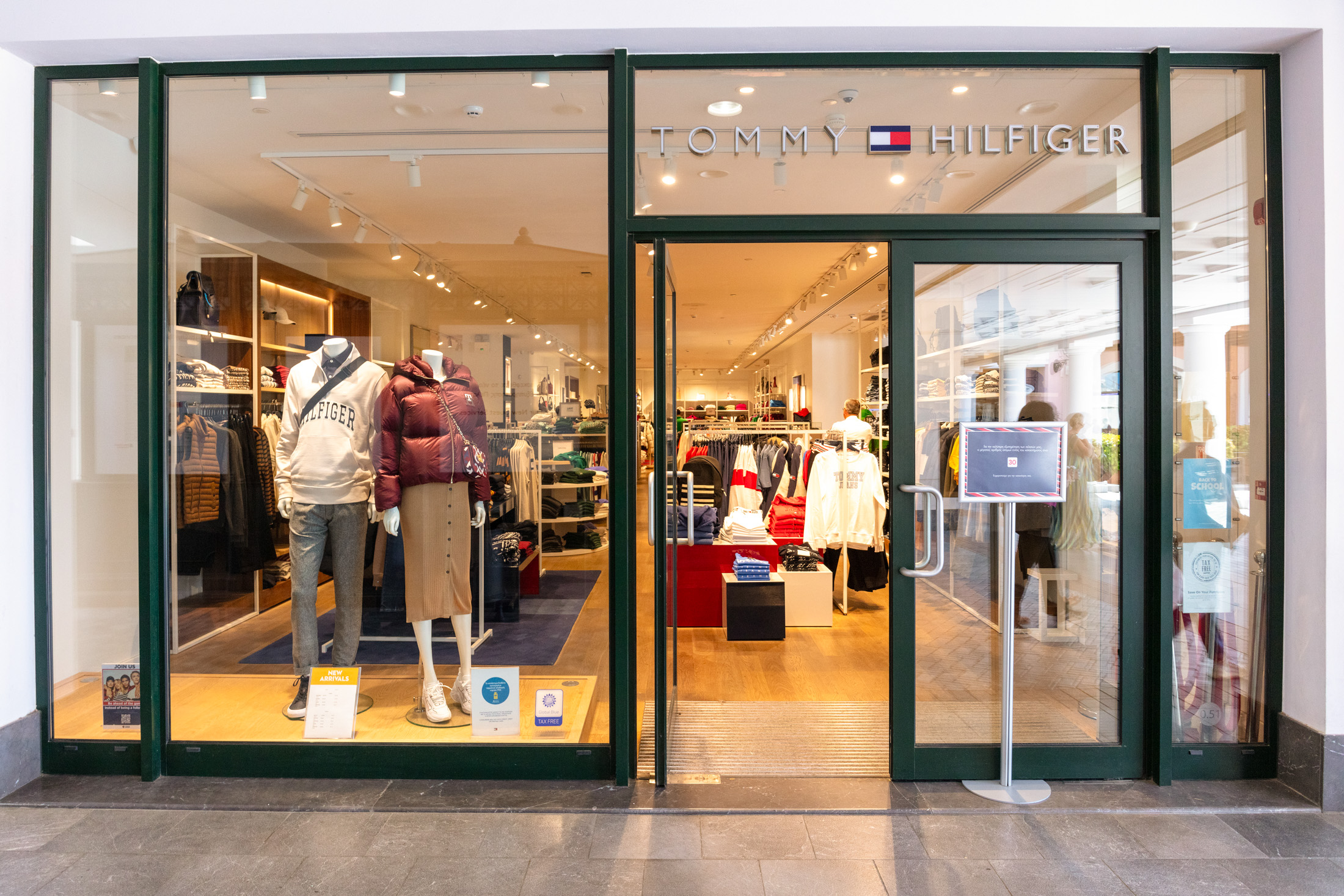 Free duty deals store tommy hilfiger