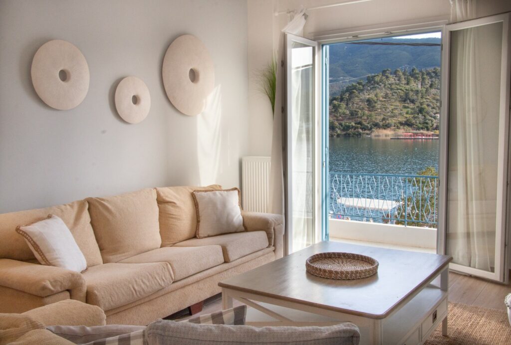 Five beautiful Airbnbs in picturesque Poros | travel.gr