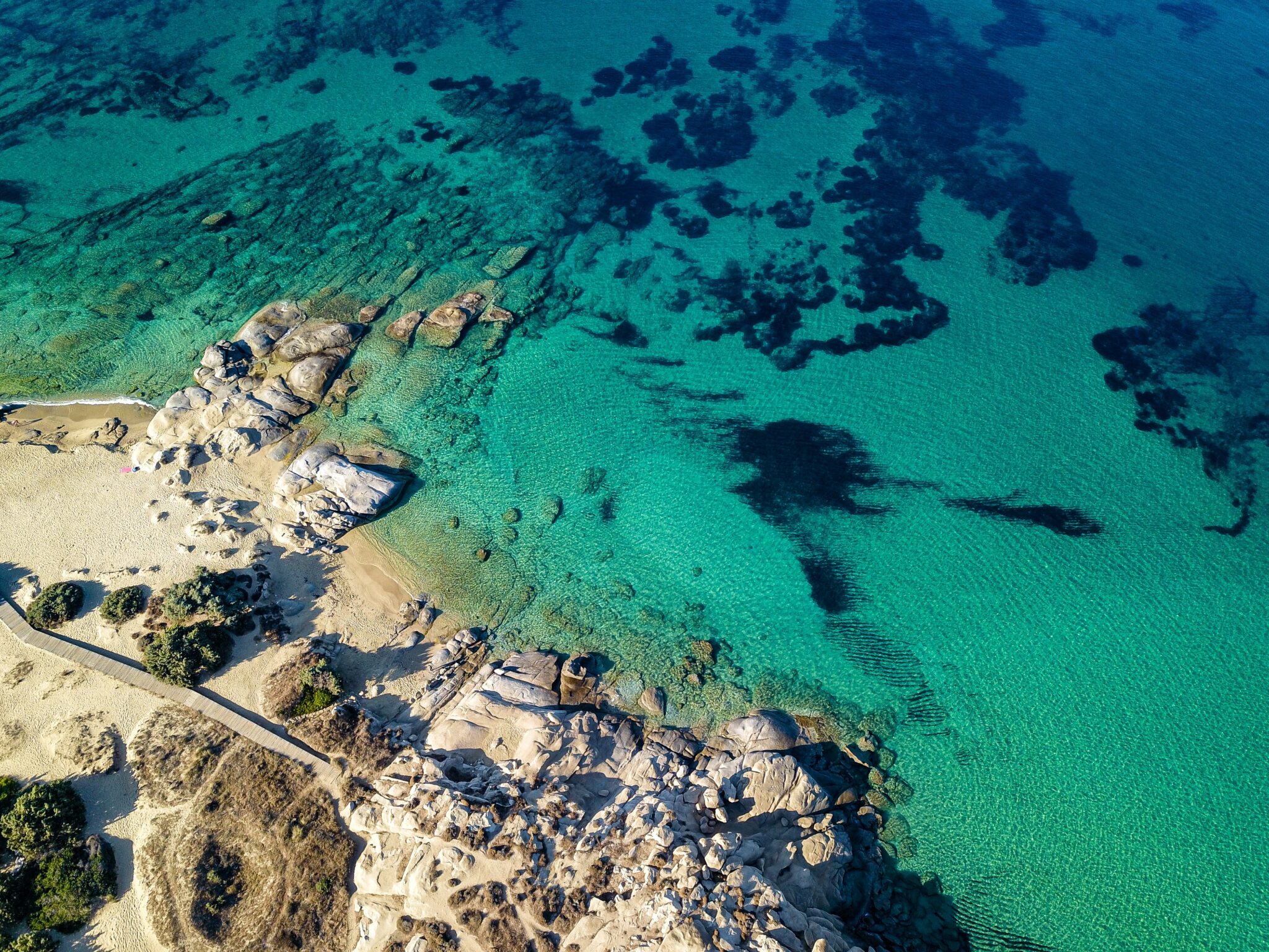 Beach beauty abounds in Naxos/ Unsplash