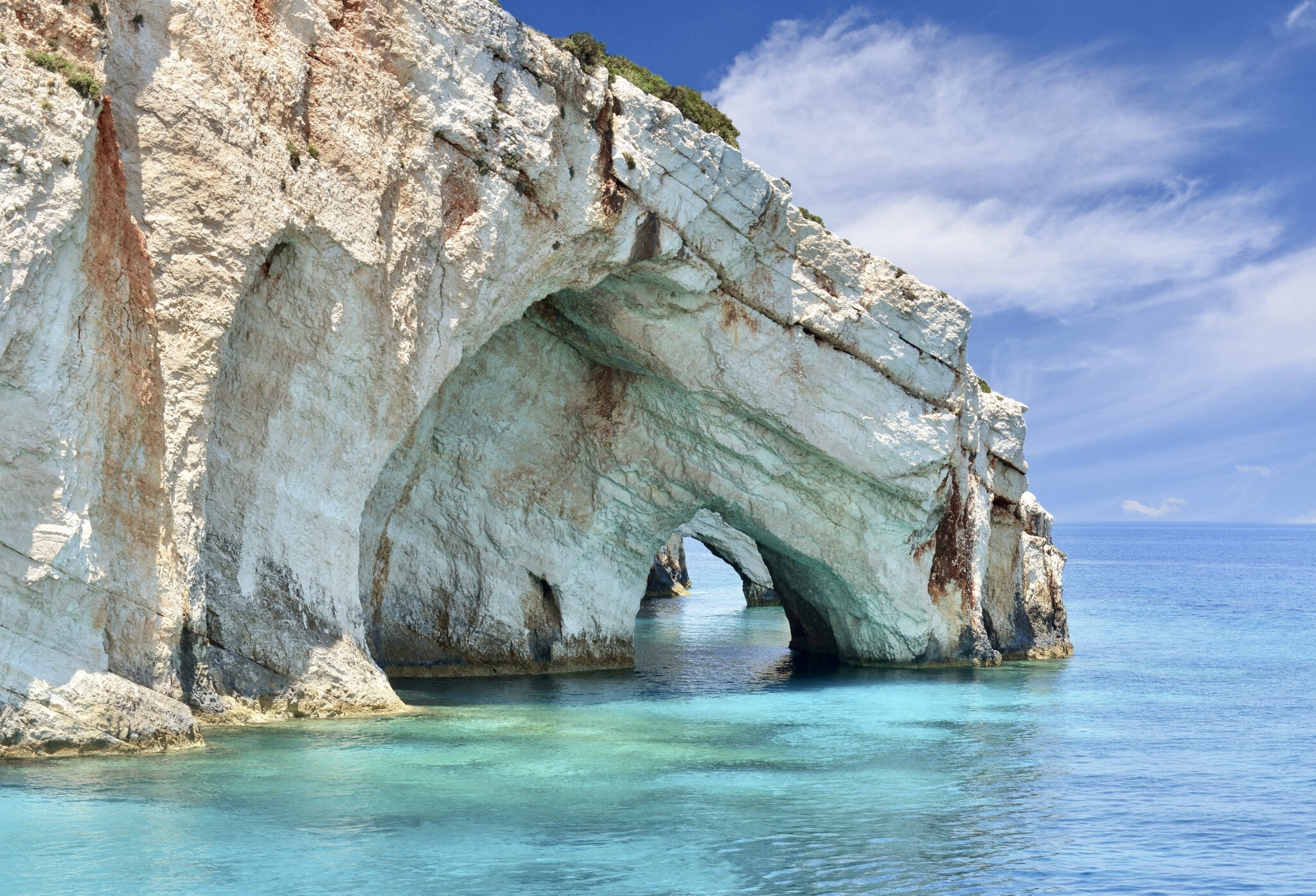 Best Beaches in Kefalonia and Zakynthos / Galazies Limnes