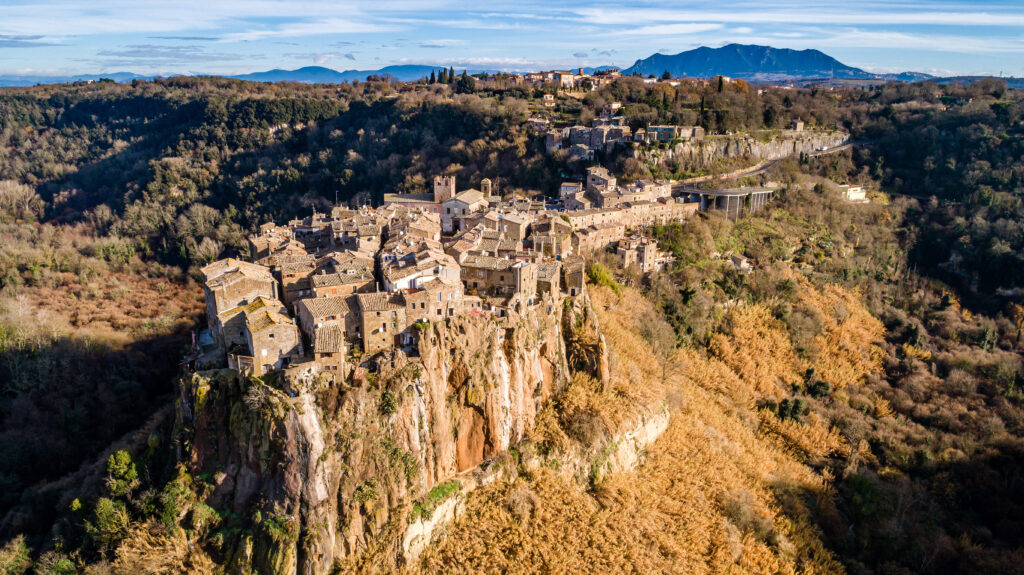 Calcata Vecchia -Tο μικρό πέτρινο χωριουδάκι της Ιταλίας | travel.gr