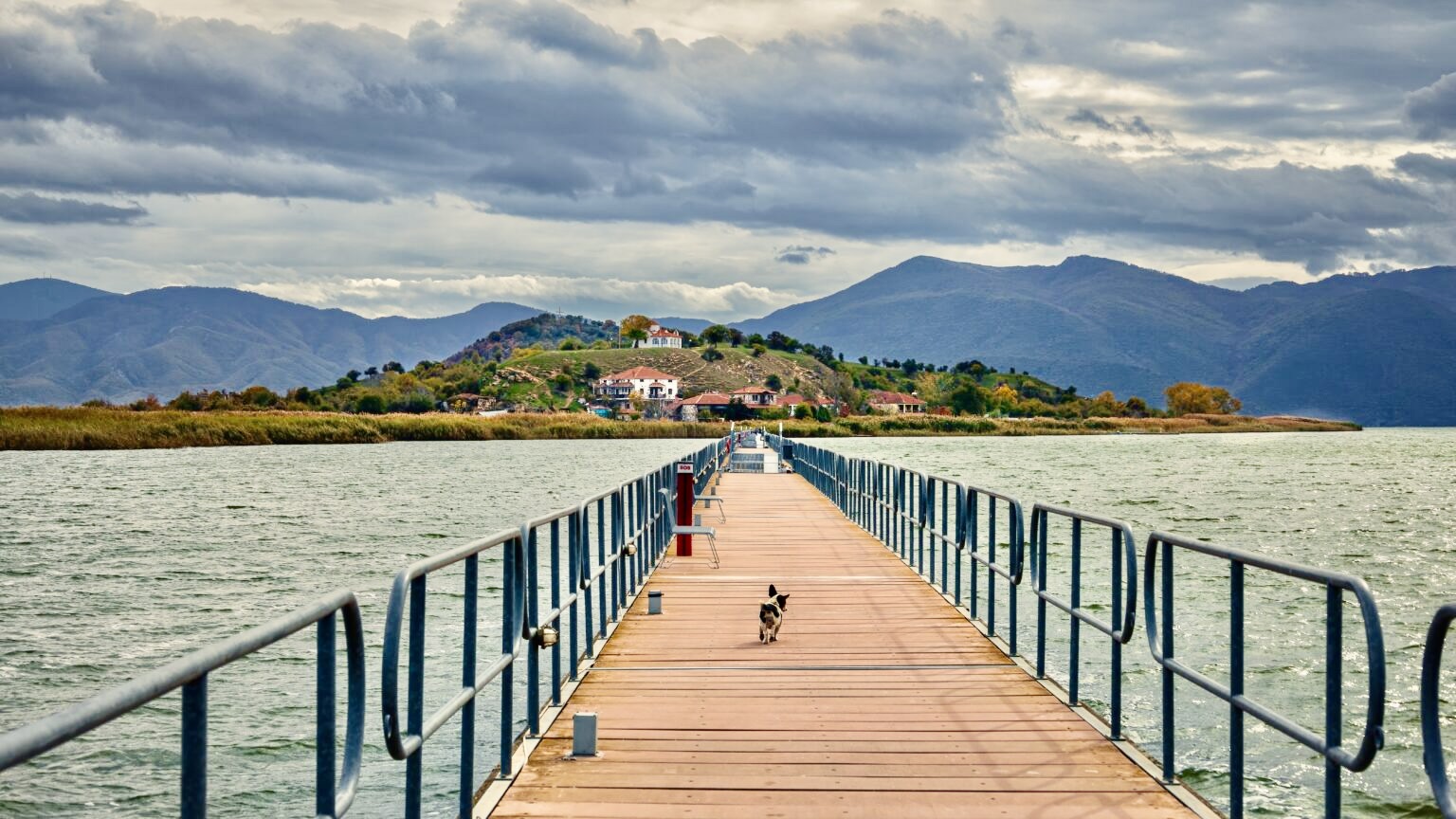 Lake Tourism: Five Fantastic Greek Destinations / Prespa Lake